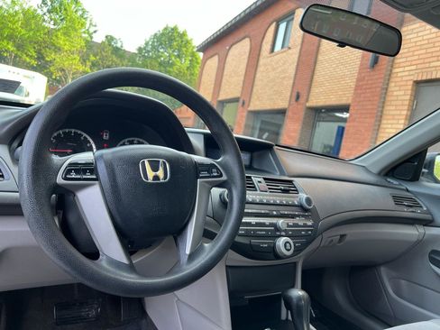 Used 2009 Honda Accord LX image 40