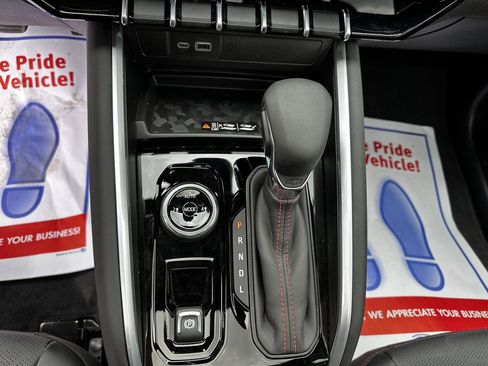 New 2025 Chevrolet Colorado Z71 w/ Midnight Edition image 10