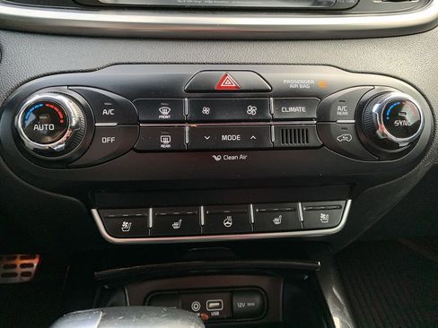 Used 2017 Kia Sorento SX image 26