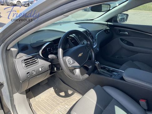 Used 2019 Chevrolet Impala LT FWD image 33