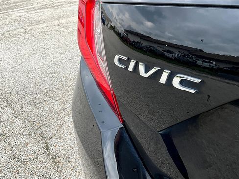 Used 2019 Honda Civic EX image 31