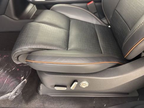 New 2025 Lincoln Navigator Black Label image 16