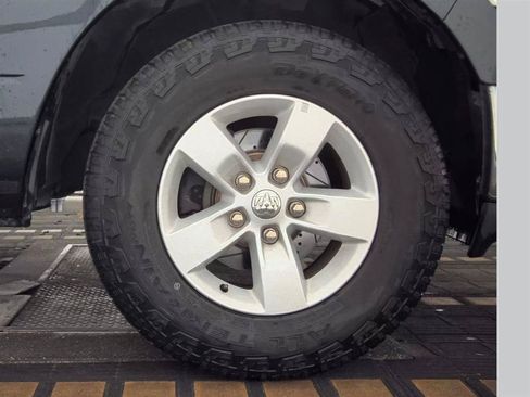 Used 2017 RAM 1500 Classic SLT RWD image 10