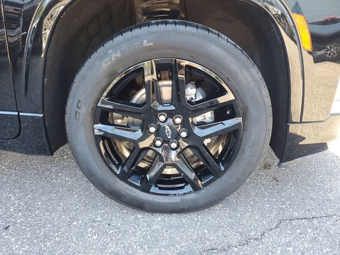 Used 2022 Chevrolet Traverse Premier FWD image 5