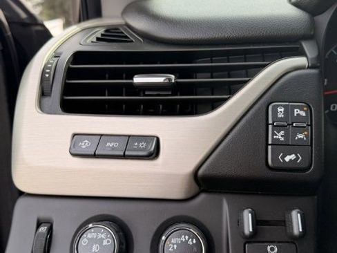 Used 2017 GMC Yukon Denali w/ Open Road Package image 13