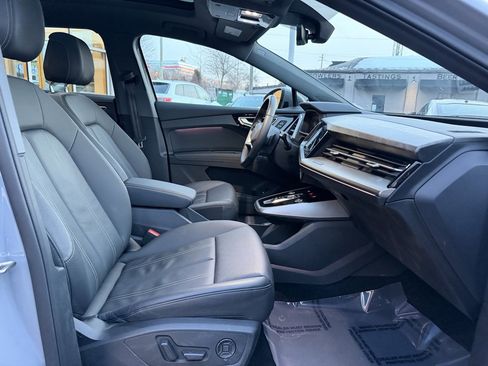 Used 2023 Audi Q4 e-tron Premium Plus w/ Premium Plus image 18