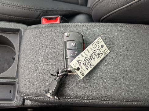 Used 2023 Audi Q3 2.0T Premium image 36