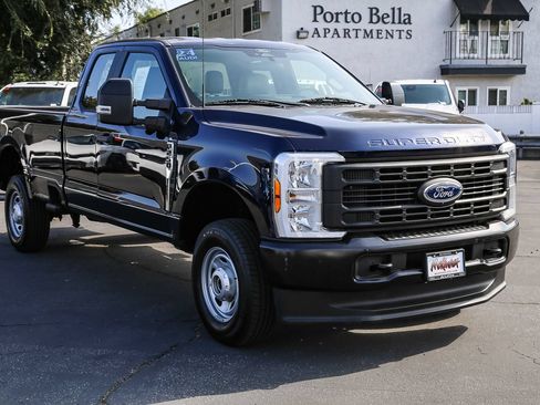 Used 2024 Ford F250 XL w/ 360-Degree Camera Package AWD/4WD image 3