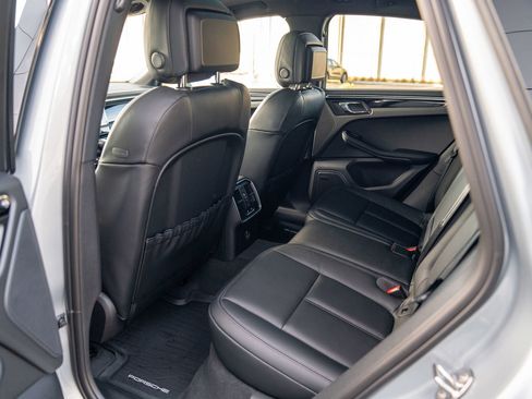 New 2026 Porsche Macan image 23