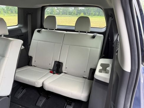Used 2025 Hyundai Santa Fe SEL FWD image 15