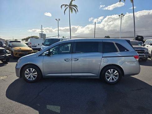 Used 2017 Honda Odyssey SE image 4