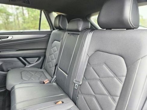 Used 2024 Volkswagen Atlas Cross Sport SE image 27