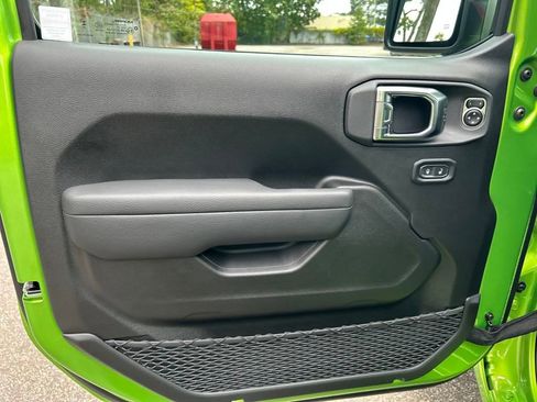 New 2025 Jeep Gladiator Sport image 11