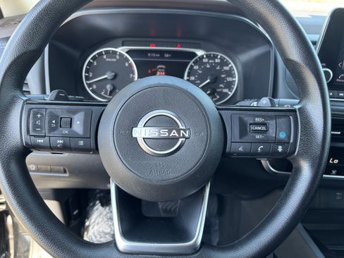 Used 2023 Nissan Rogue SV image 27