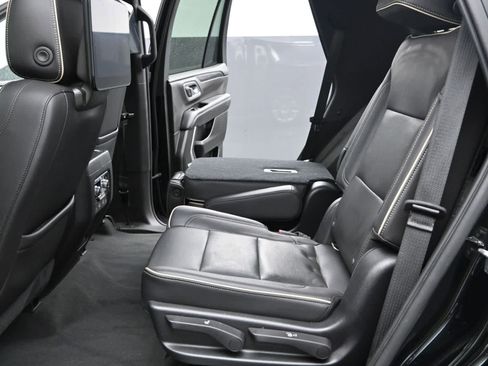 Used 2021 GMC Yukon SLT w/ SLT Luxury Plus Package image 14