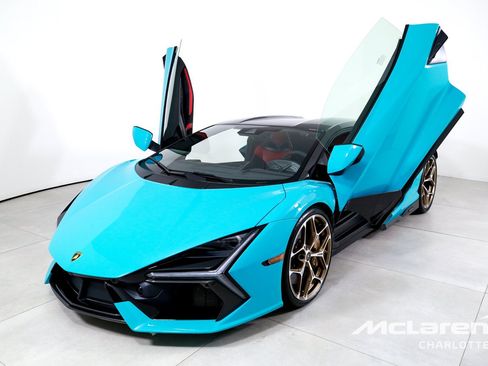 Used 2025 Lamborghini Revuelto AWD/4WD image 5