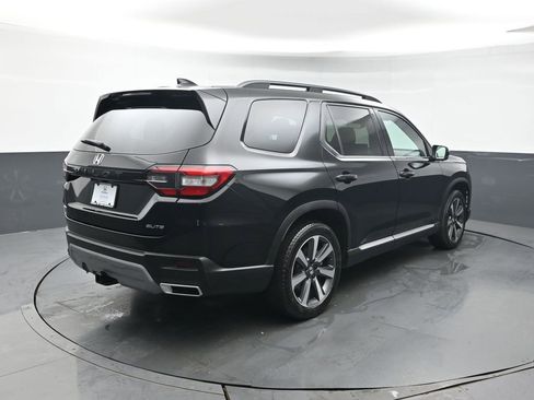 Used 2025 Honda Pilot Elite image 7