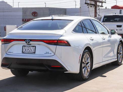 Used 2022 Toyota Mirai w/ Advanced Technology Package RWD image 2