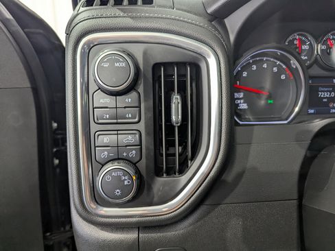 Used 2022 Chevrolet Silverado 1500 RST w/ Convenience Package II AWD/4WD image 19