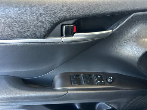 Used 2024 Toyota Camry SE FWD image 10