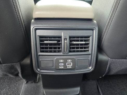 Used 2025 Subaru Forester Premium AWD/4WD image 25