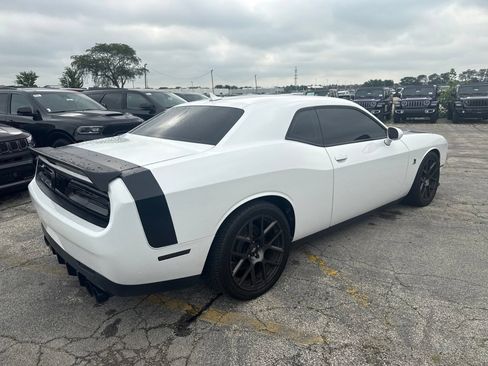 Used 2018 Dodge Challenger R/T Scat Pack w/ Leather Interior Group RWD image 6
