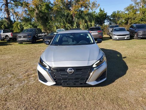Used 2024 Nissan Altima 2.5 SV image 5