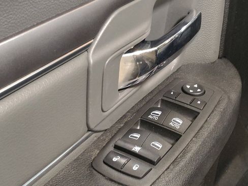 Used 2022 RAM 1500 Classic SLT image 27