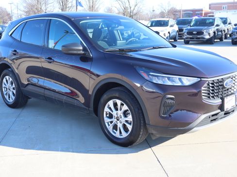 Used 2023 Ford Escape Active image 3