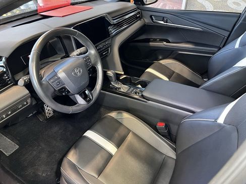 Certified 2025 Toyota Camry SE image 18