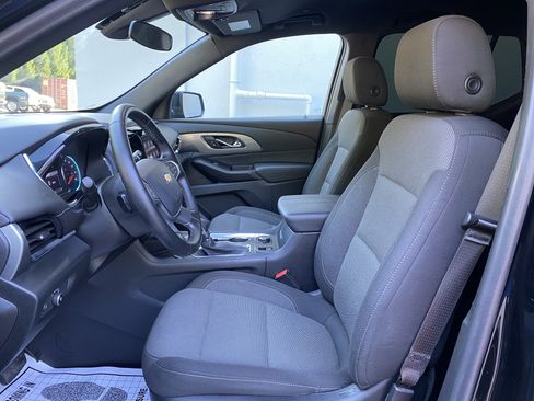 Used 2023 Chevrolet Traverse LT FWD image 16