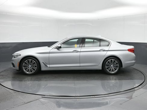Used 2018 BMW 530i xDrive AWD/4WD image 4