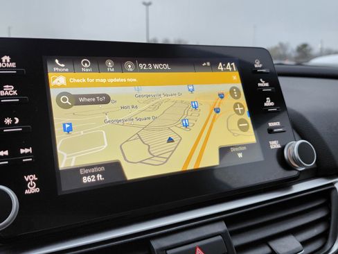 Used 2020 Honda Accord Touring image 4