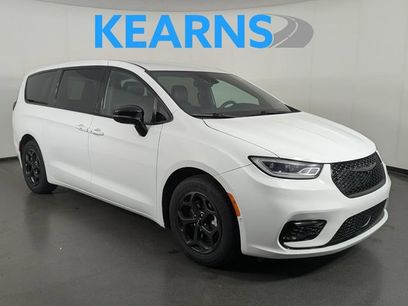 Used 2024 Chrysler Pacifica Limited