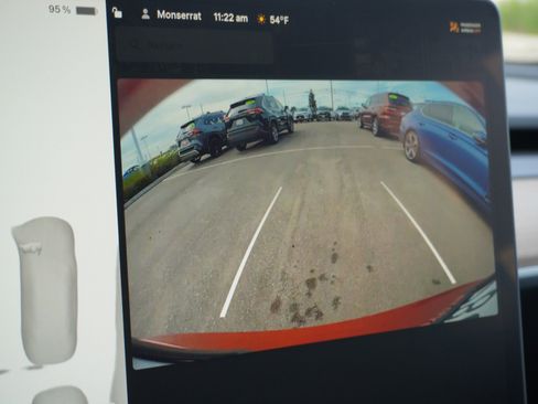 Used 2023 Tesla Model 3 Standard Range image 23