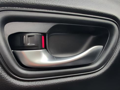 Certified 2025 Honda HR-V Sport image 18