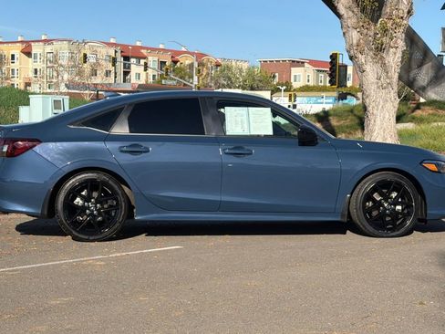 Used 2025 Honda Civic Sport image 3