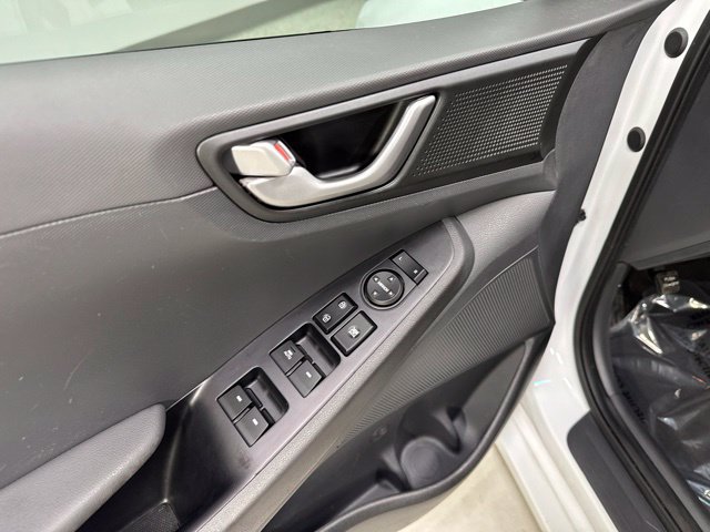 Used 2018 Hyundai Ioniq Blue FWD image 9