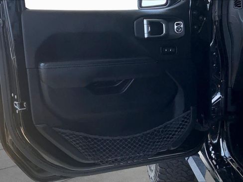 Used 2023 Jeep Wrangler Unlimited Rubicon 4xe w/ Cold Weather Group AWD/4WD image 21