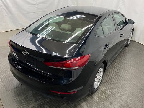 Used 2018 Hyundai Elantra SE w/ Winter Weather Package FWD image 10
