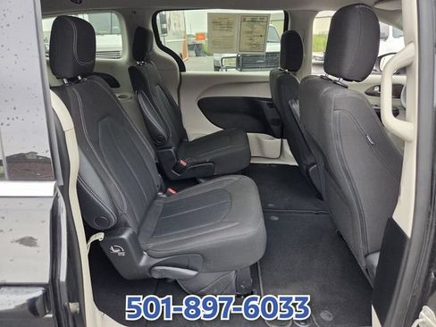 Used 2022 Chrysler Voyager LX FWD image 15