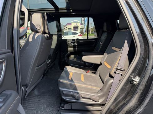 Used 2023 GMC Yukon AT4 w/ AT4 Premium Package AWD/4WD image 18