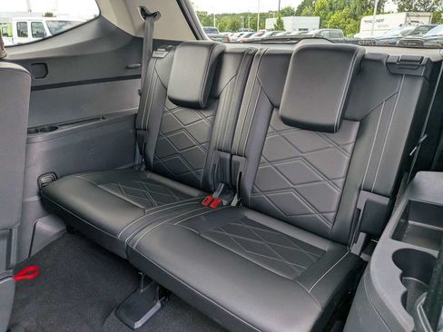 Used 2024 Volkswagen Atlas SE FWD image 13