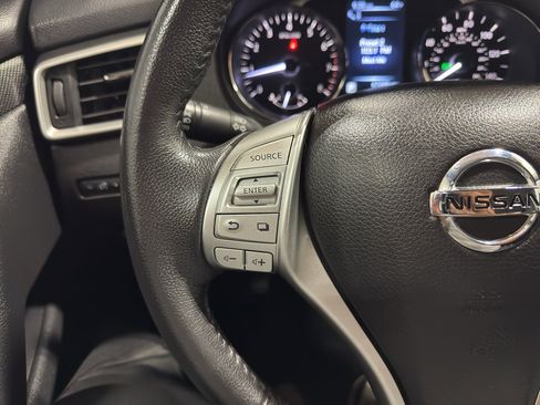 Used 2016 Nissan Rogue SV AWD/4WD image 21