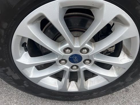 Used 2020 Ford Escape SE image 12