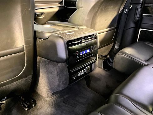 Used 2022 Jeep Wagoneer Series II AWD/4WD image 34