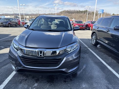 Used 2019 Honda HR-V LX image 8