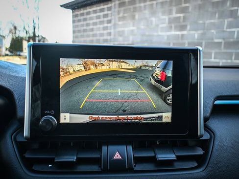 Used 2023 Toyota RAV4 LE image 11