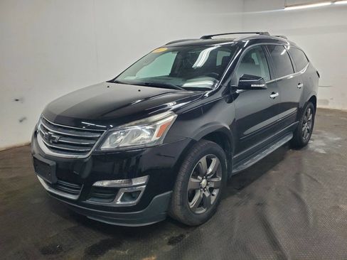 Used 2017 Chevrolet Traverse LT FWD image 1