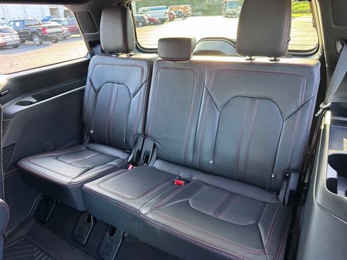 Used 2024 Ford Expedition Limited RWD image 34